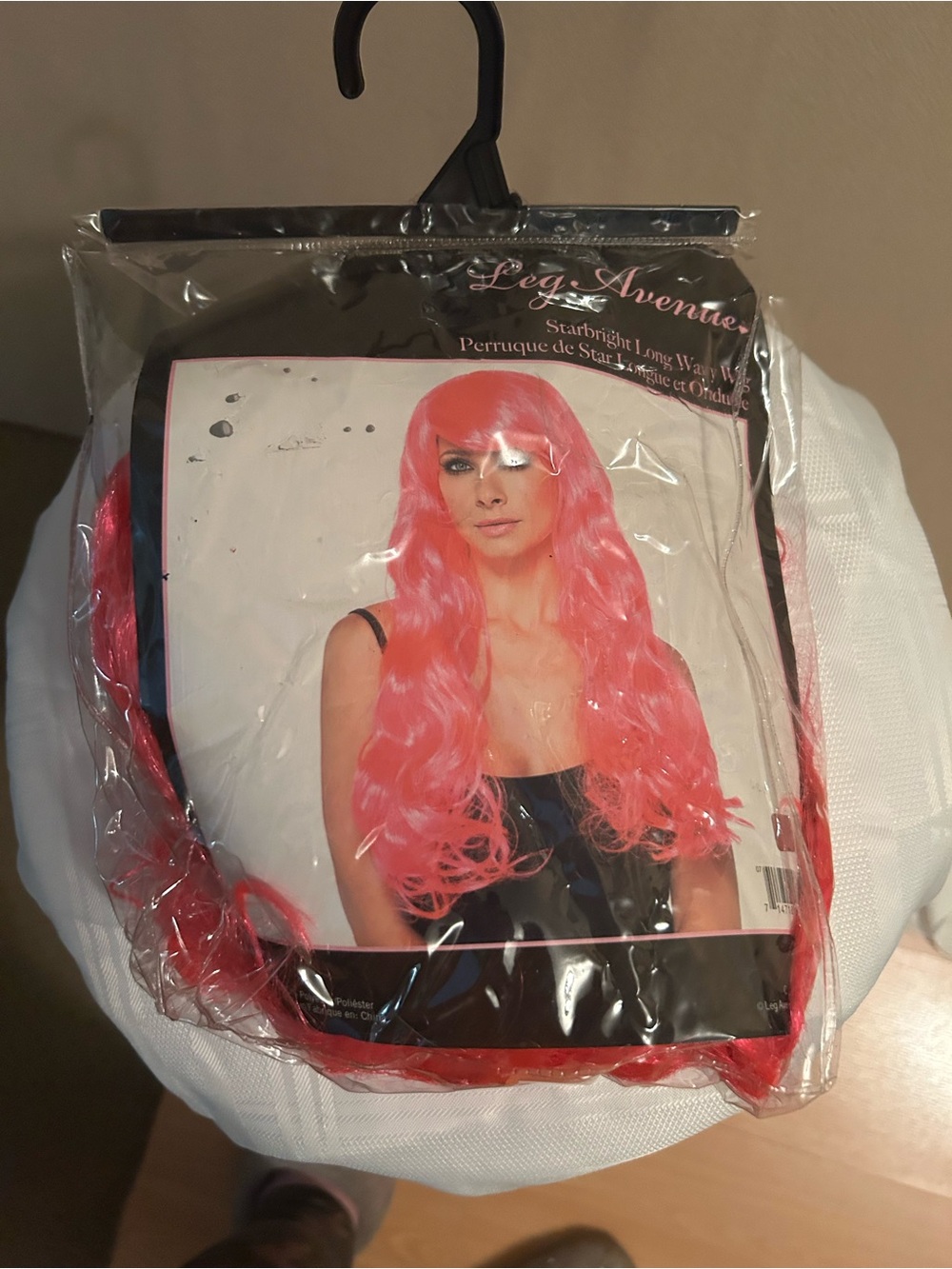 Halloween costume wig Leg Avenue Vibrant Pink Long Wavy Wig bangs